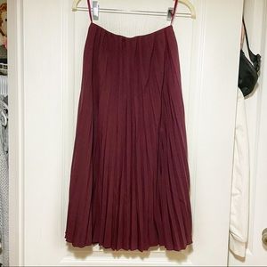 2/$30 Uniqlo pleated maxi skirt